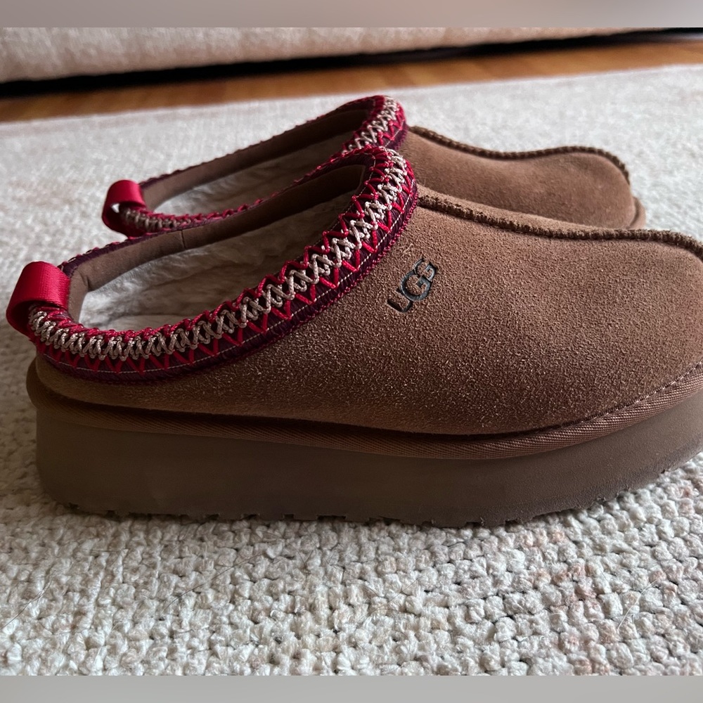 UGG Tazz Chestnut Size 8
